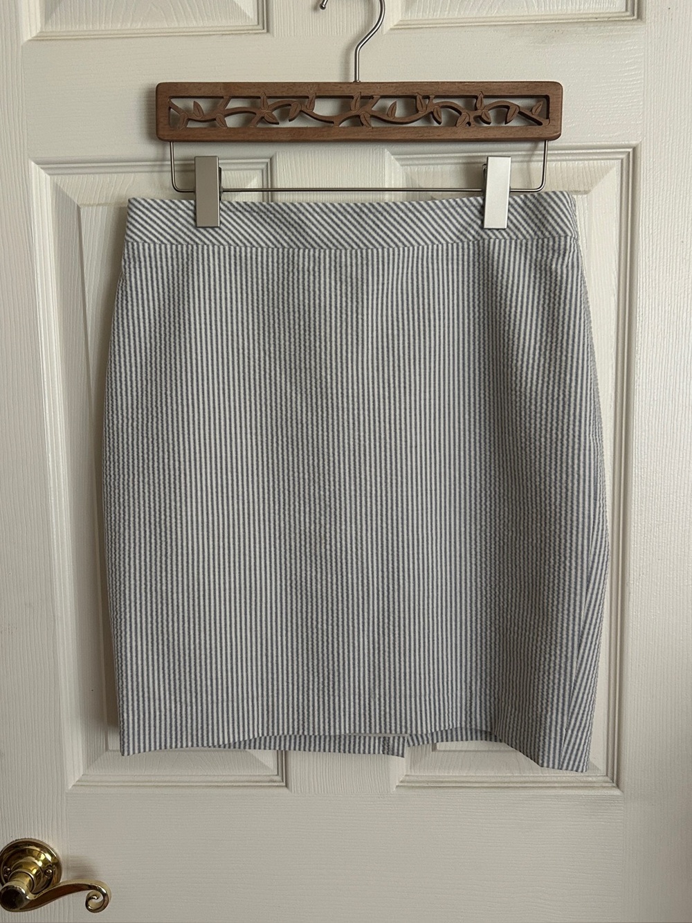 Ann Taylor Gray/Blue Seersucker Lined Summer Skirt